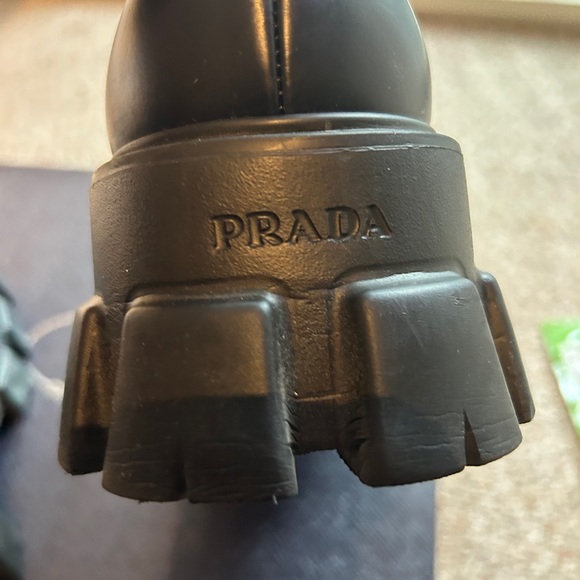 Prada monolith Chelsea boot - Picture 7 of 16